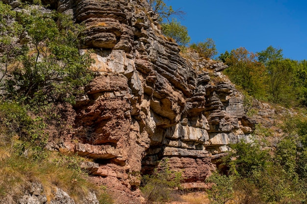 Geologische Formationen in der Schlucht des Flusses Boljetin in Ostserbien