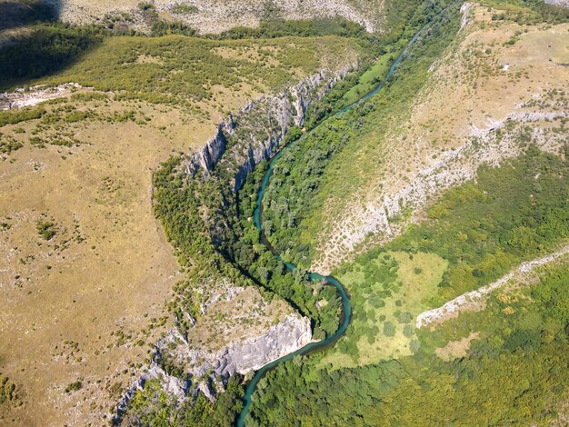 Geoparque Iskar Panega a lo largo del río Golden Panega Bulgaria