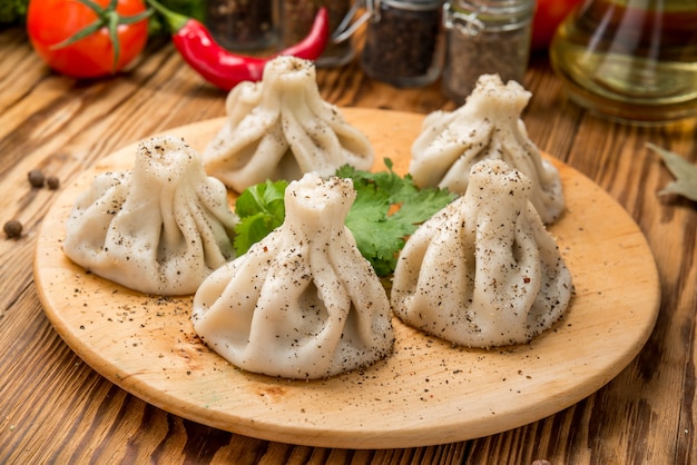 Georgische Knödel Khinkali mit Fleisch