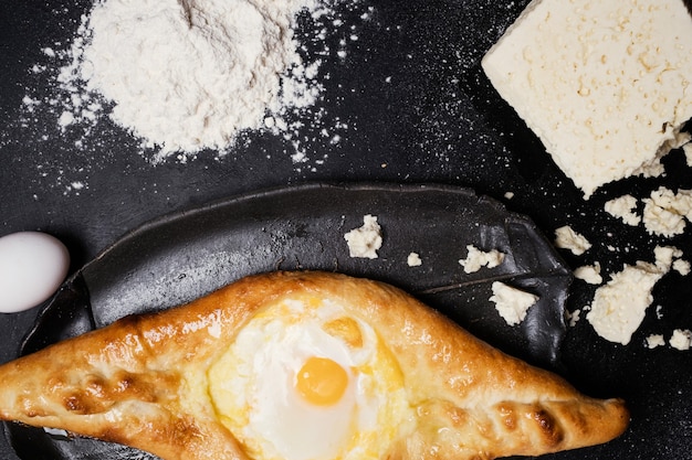 Georgische Küche fertige Khachapuri