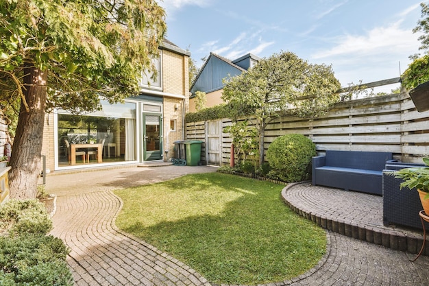 Gepflegte Terrasse mit Sitzecke