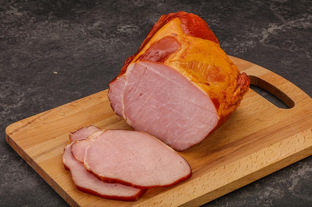 Geräucherter Schweinelöwe mit Gewürzen