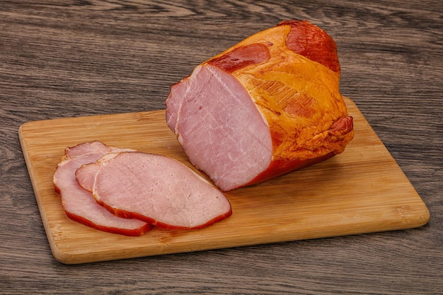 Geräucherter Schweinelöwe mit Gewürzen