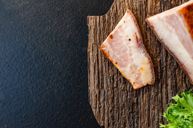 Geräuchertes Speckgewürzfleisch aus Schweinebacke