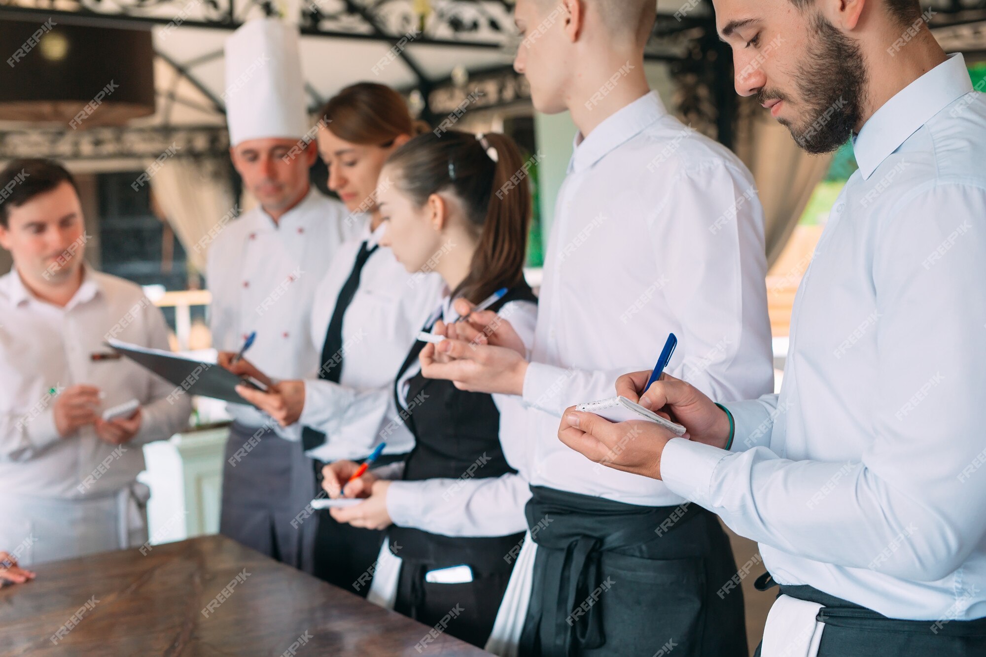 VAMOS GERENCIAR NOSSO PRÓPRIO RESTAURANTE! #01 🍟 TasteMaker