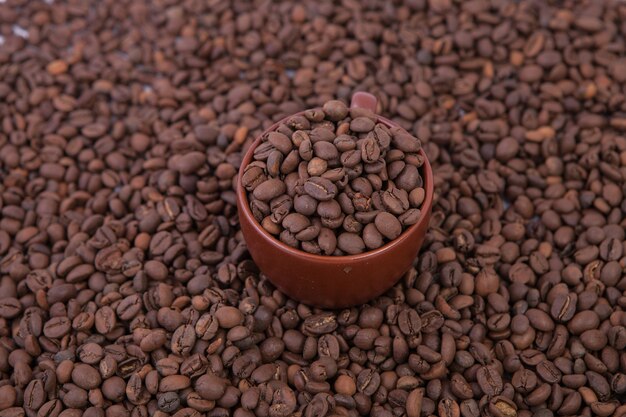 Geröstete Arabica-Kaffeebohnen als Hintergrundbild