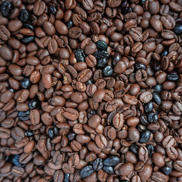 gerösteter Bohnenkaffee, brauner Hintergrund