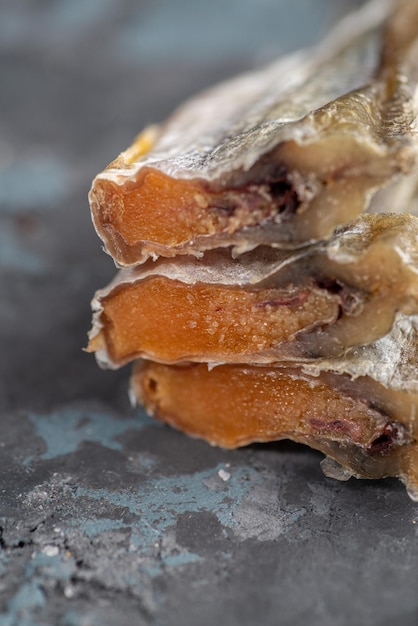 Foto gesalzener getrockneter fisch fischvorspeise für bier