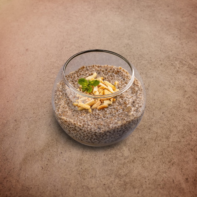 Gesalzener Karamell-Chia-Pudding