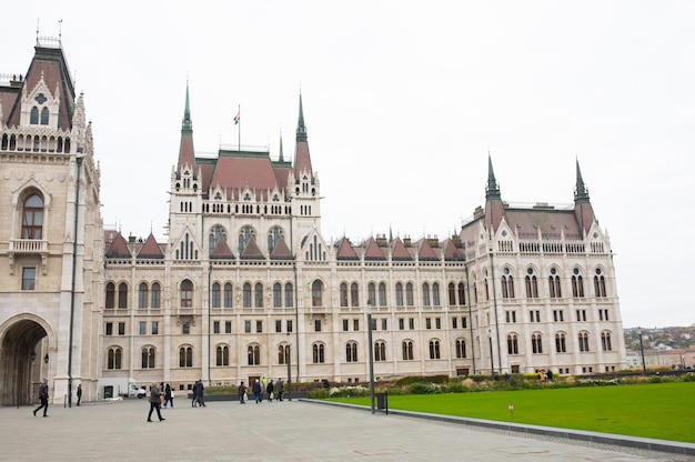 Gesamtansicht des ungarischen Parlaments, Budapest.