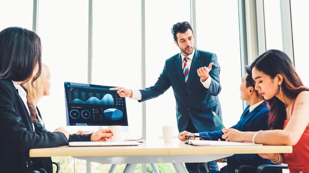 Geschäftsdaten-Dashboard-Analyse durch geniale Computersoftware