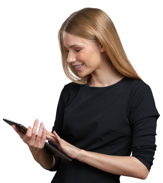 Geschäftsfrau, die digitalen Tablet-Computer verwendet