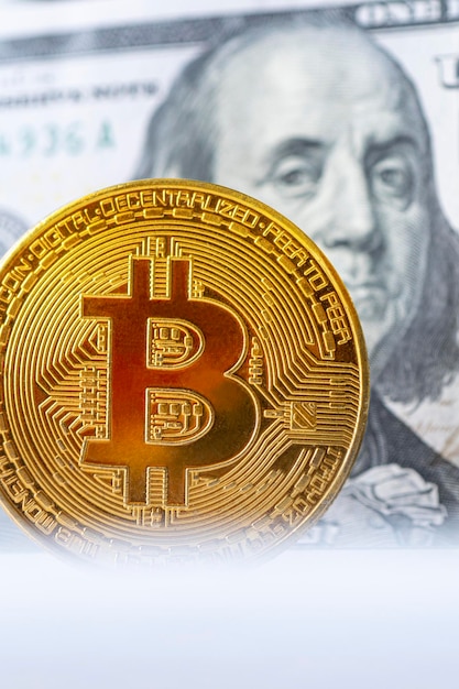 Geschäftskonzept der weltweiten Kryptowährung Bitcoin und Dollar