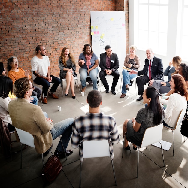 Foto geschäftsleute haben eine diskussion