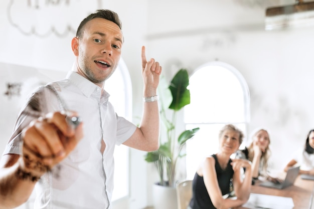 Geschäftsleute in einem Meeting