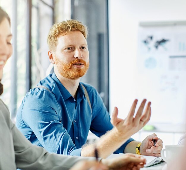 Geschäftsleute treffen sich im Büro, Teamarbeit, Gruppenpräsentation, Seminar, Geschäftsmann, Startup-Projektidee