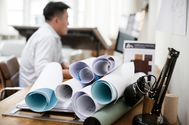 Geschäftsmann, arbeiten im Büro