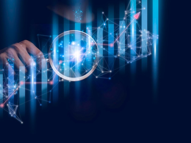 Geschäftsmann, der ein Diagrammziel des Unternehmens hält Investoranalyse wirtschaftlich und berechnet Finanzdaten und Ziel für langfristige Investitionen und Rentabilität in der Zukunft auf dem Manager digitaler Datensysteme