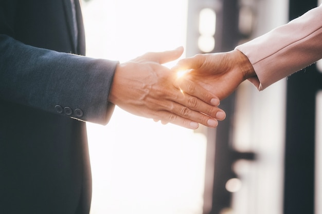 Foto geschäftsmann handshake.