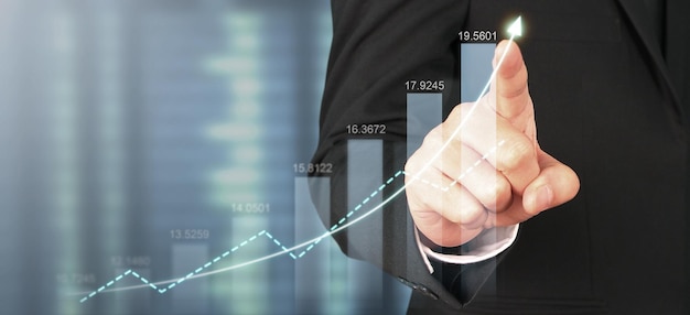 Foto geschäftsmann plant das wachstum des diagramms und die erhöhung des diagramms