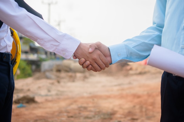 Geschäftspartner Handschlag Vereinbarung Projekt Gebäude Immobilienbau