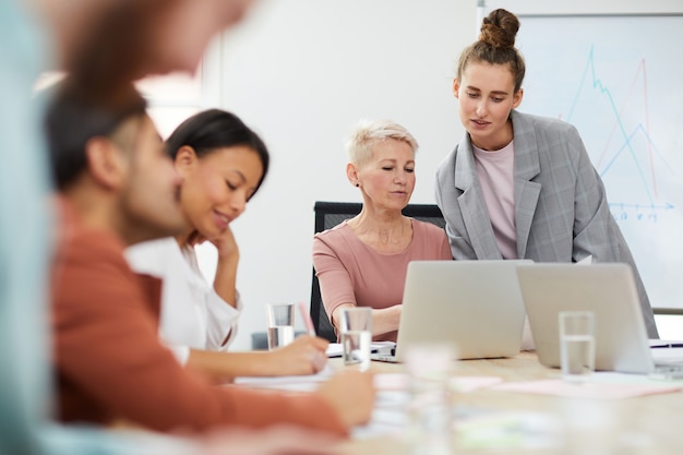 Geschäftsteam Projekt diskutieren