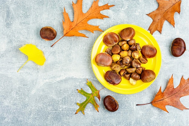 Foto geschälte geröstete kastanien appetitanregendes dessert