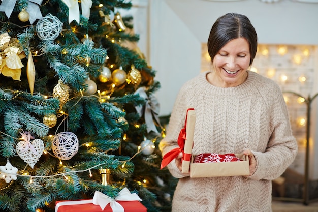 Geschenk mit Winterkleidung