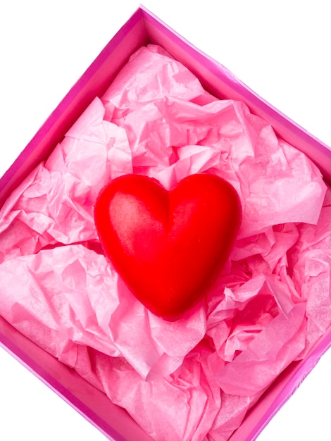 Geschenk- oder Geschenkbox rotes Herz Draufsicht Valentinstag-Grußkarte Flacher Lay-Stil
