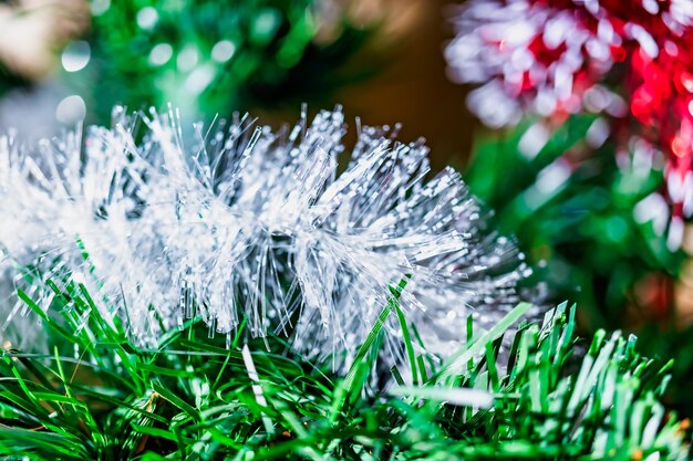 Geschmückter Weihnachtsbaum Heiligabend Weihnachtsschmuck Neujahr Selektiver Fokus Unscharfer Hintergrund