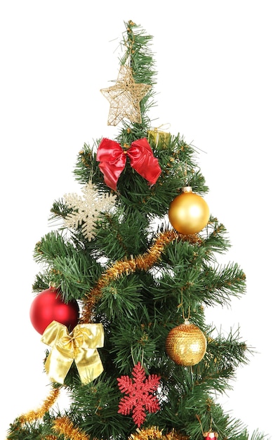 Geschmückter Weihnachtsbaum isoliert auf weiß