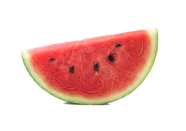 Geschnitten von der Wassermelone getrennt auf weißem Hintergrund.