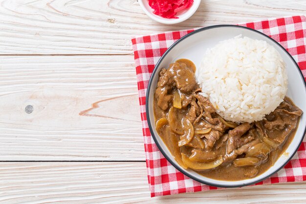 Geschnittener Rindfleisch-Curry-Reis nach japanischer Art