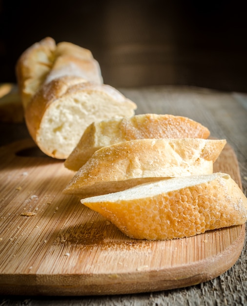 Geschnittenes Baguette mit französischem Brot