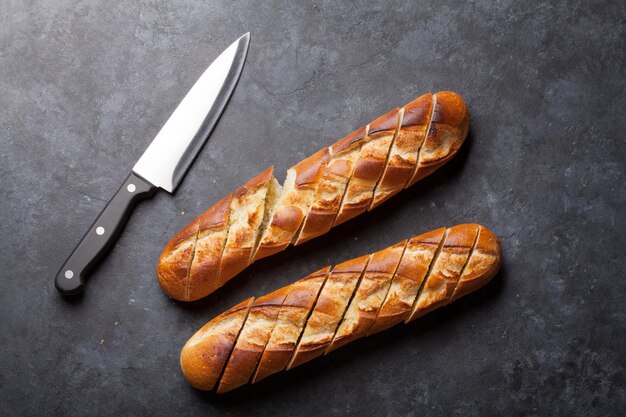 Foto geschnittenes brot und messer