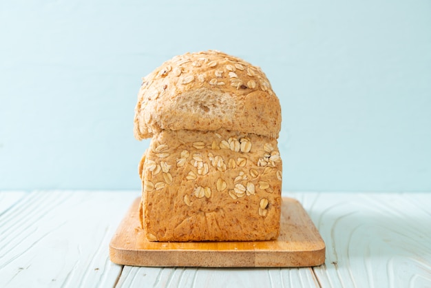 geschnittenes Vollkornbrot