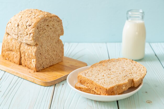 geschnittenes Vollkornbrot