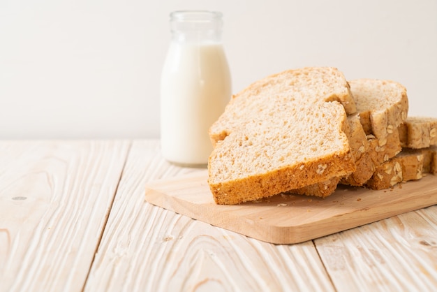 geschnittenes Vollkornbrot