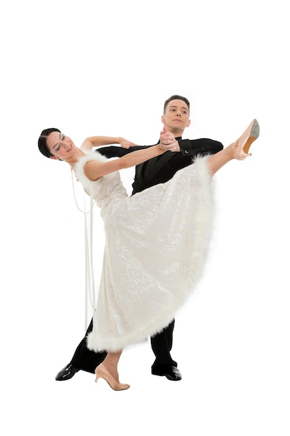 Gesellschaftstanz Paar in einer Tanz-Pose isoliert auf weißem Hintergrund Ballsaal sinnlich professionelle Tänzer tanzen Walzer Tango Ballsaal Paar tanzen professionell