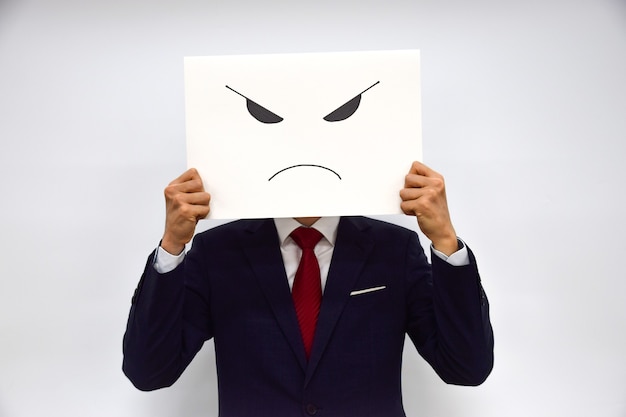 Gesichtsausdruck einer Person aus Papier