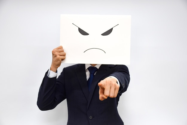 Gesichtsausdruck einer Person aus Papier