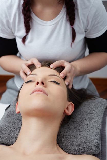 Gesichtsbehandlungen im Wellnessclub