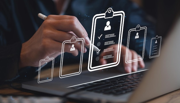 Gestão da relação com o cliente com a estrutura global Gestão dos recursos humanos Recrutamento de recursos humanos