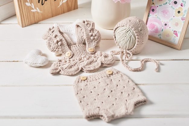 Gestrickte Kinderkleidung und Accessoires zum Stricken Handarbeiten und Stricken