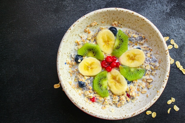 gesunde Lebensmittel Smoothie Schüssel, Haferflocken, Chiasamen