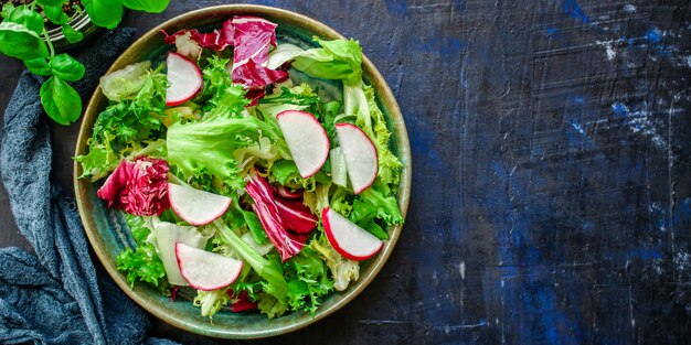 Gesunde Salatblätter mischen Gemüse