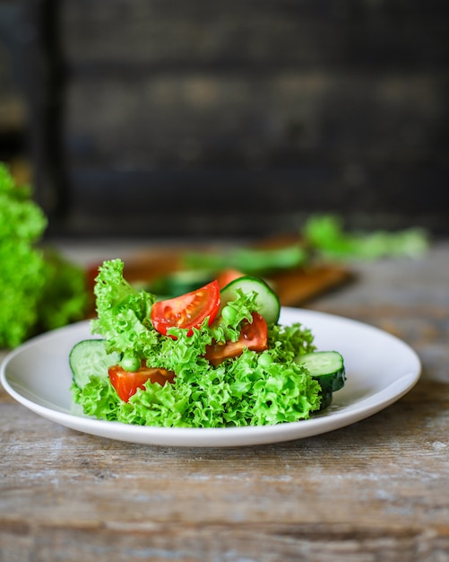 Gesunde Salatblätter mischen Gemüse