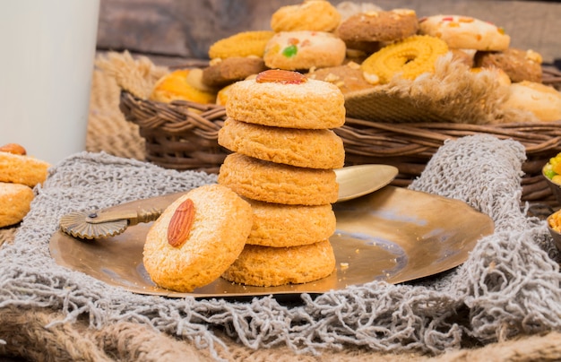 Gesunde selbst gemachte süße Mandel-Plätzchen