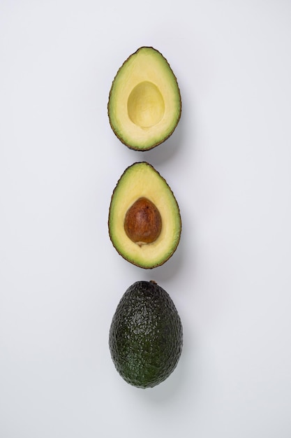 gesunde und frische köstliche frucht avocado