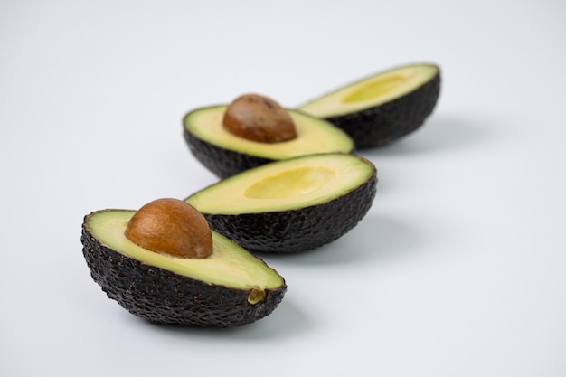 gesunde und frische köstliche frucht avocado